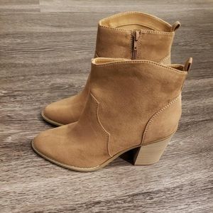 Express Ankle Boot